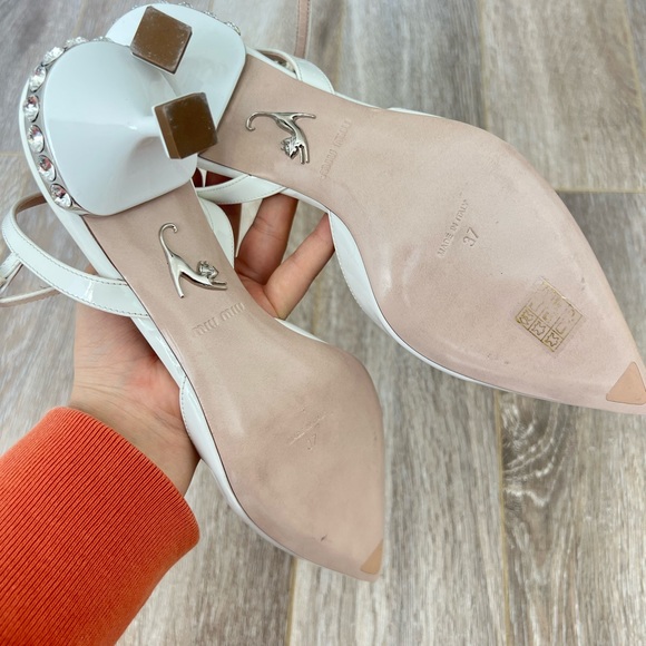 MiuMiu white low slingback heels - Picture 3 of 3